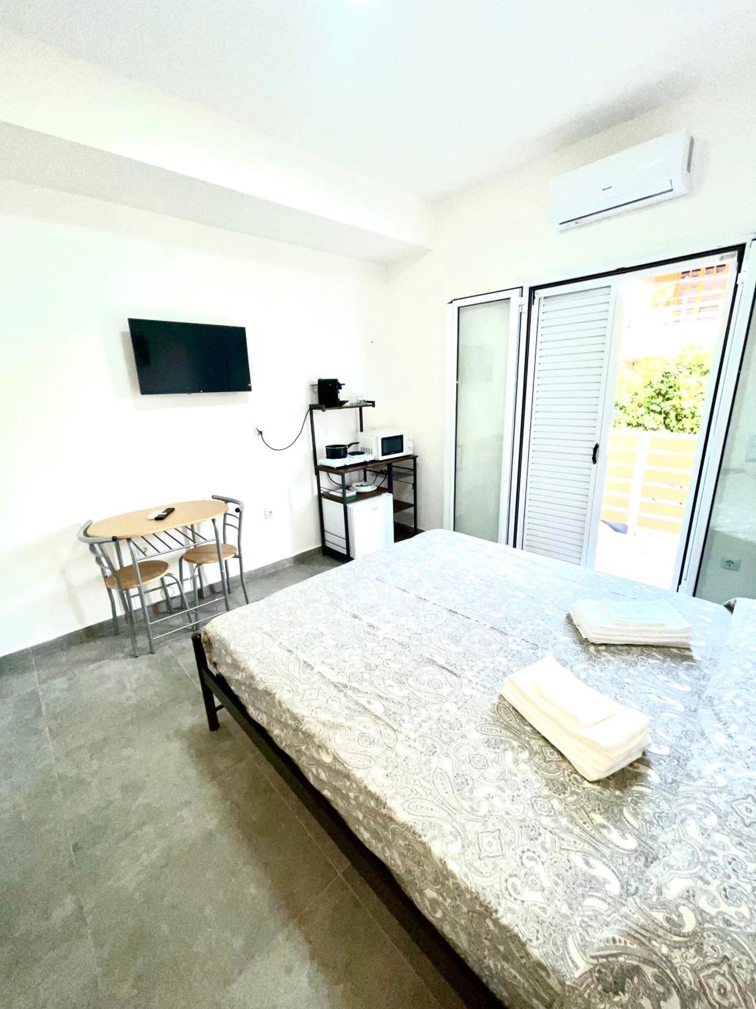 Bed And Beach Ypsos Exterior foto